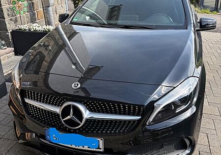 Mercedes-Benz A 180 PEAK Edition PEAK Edition AMG Line