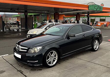 Mercedes-Benz C 220 CDI / AMG / Xenon / CarPlay