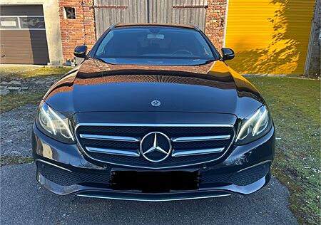 Mercedes-Benz E 220 d T Autom. -