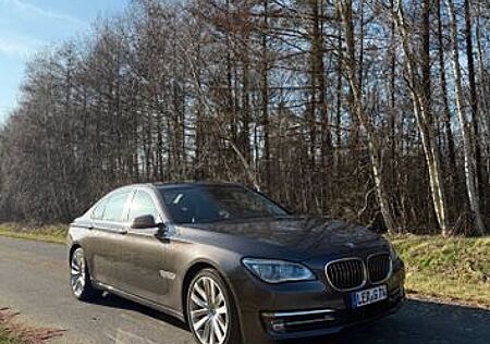 BMW 740d xDrive-AdaptiveLED-HeadUp-Softclose-Tausch