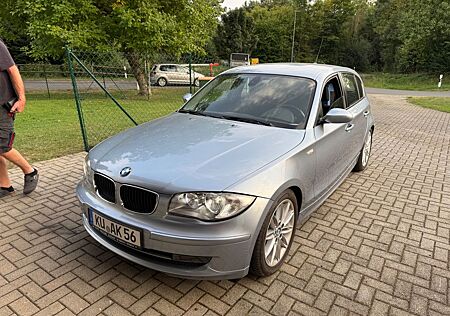BMW 116i E87 LCI Motor neu! PDC LED Sitzheizung TOP!