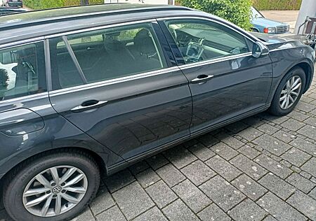 VW Passat Variant Volkswagen 2.0 TDI SCR DSG Comfortline V...