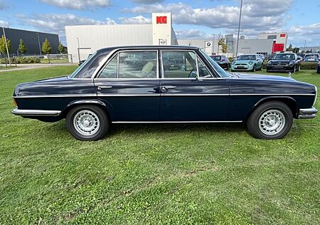 Mercedes-Benz 280