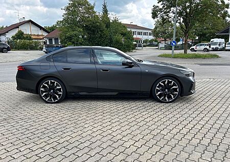 BMW i5 M60 xDrive/MSportPRO/VOLL/CARBON/M-Fahrw.Prof