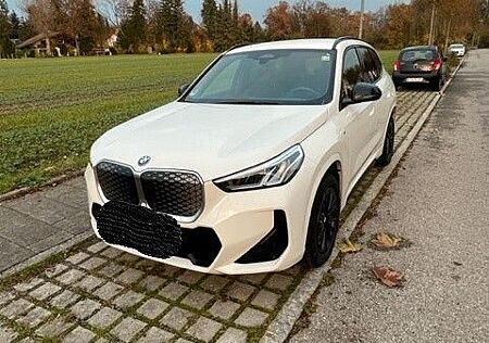 BMW iX1 eDrive20 -