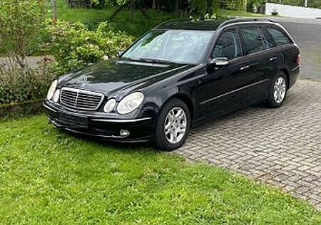 Mercedes-Benz E 320 4MATIC T AVANTGARDE Avantgarde