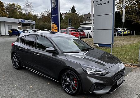 Ford Focus ST PERFORMANCE PANORAMA HEAD-UP