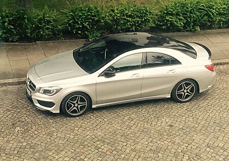 Mercedes-Benz CLA 180 Mercedes / Night Paket / AMG Style