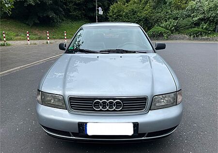 Audi A4 1.8 -
