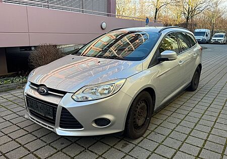 Ford Focus 1,6 Benzin Euro5 Klima PDC