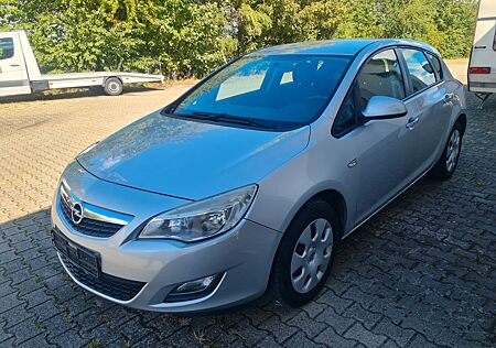 Opel Astra J Lim. 5-trg. Edition