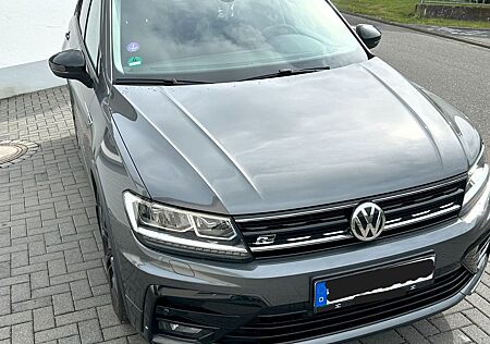 VW Tiguan Volkswagen 2.0 TSI R-Line 140kW 4MOT Comfortlin