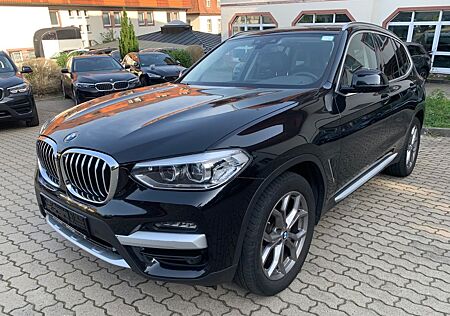 BMW X3 xDrive 20 xLine Pano*AHK*T-Leder*LiveCockp.