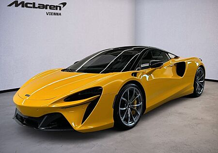 McLaren Artura / MSO Volcano Yellow / Full Carbon Fibre