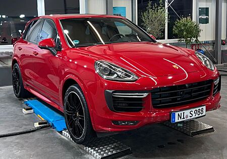 Porsche Cayenne GTS Top gepflegt