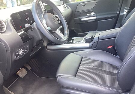 Mercedes-Benz B 180 d -progressive LED MBUX RFK AHK Standhz.