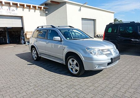 Mitsubishi Outlander 2.4 Intense