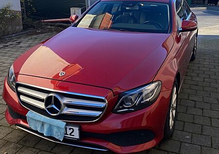 Mercedes-Benz E 220 d Autom. -