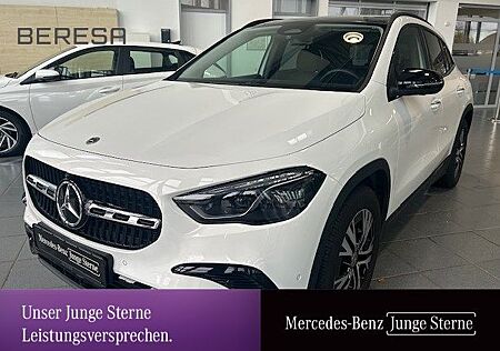Mercedes-Benz GLA 200 Night Distronic Pano AHK Memory 360