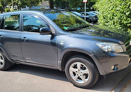 Toyota RAV 4 2.2-l-D-CAT 4x4 Sol Sol
