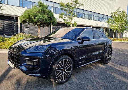 Porsche Cayenne Coupé Turbo E-Hybrid Turbo Blau Kreide