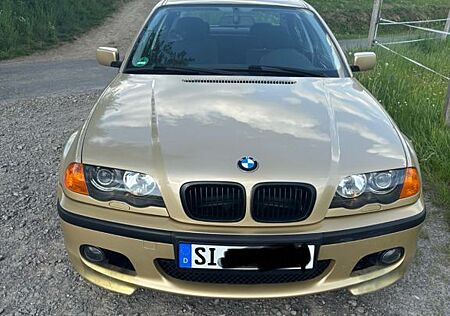 BMW 320i -