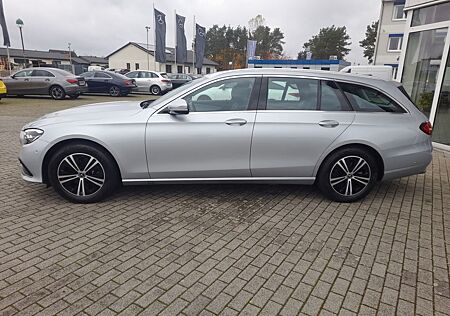 Mercedes-Benz E 220 d T-Modell Avantgarde MBUX+LED+Spur Paket