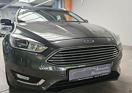 Ford Focus Turnier Titanium Navi Bi-Xenon Sitzhz PDC