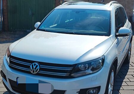 VW Tiguan Volkswagen 2.0 TDI BlueMotion Tech Sport & Style...