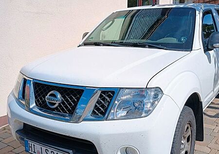 Nissan Navara 4x4 Pick Up mit Hard Top! HU 02/26