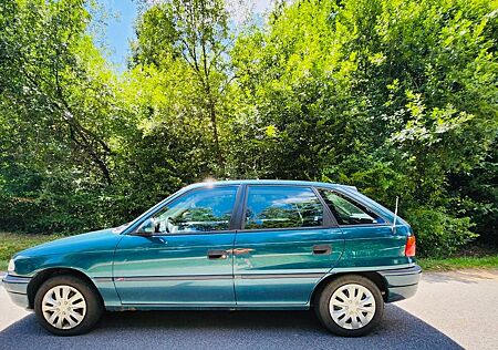 Opel Astra 1.6 -