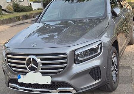 Mercedes-Benz GLB 200 DCT -