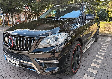 Mercedes-Benz ML 250 Bluetec AMG Line/AMG Grill