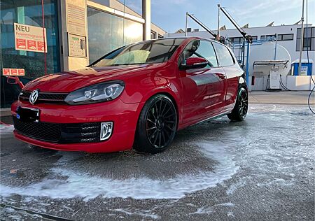 VW Golf Volkswagen 2.0 TSI DSG GTI adidas