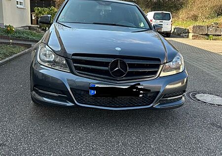 Mercedes-Benz C 180 -