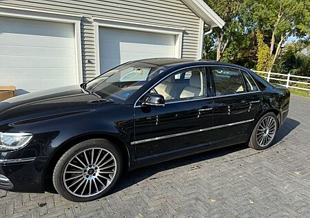 VW Phaeton Volkswagen 4.2 V8 4MOTION Tiptronic 5-Sitzer -