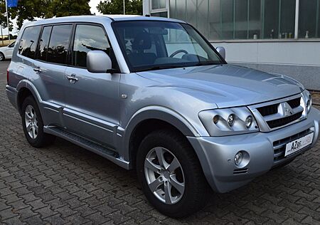 Mitsubishi Pajero 3,2 DI-D Standhzg.*Xenon*AHK*1.Hand*