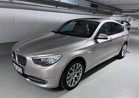 BMW 535i Scheckheft gepflegter xDrive - Garagenwagen