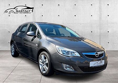 Opel Astra J Lim. Edition*PDC*SHZ*TEMPOMAT*SCHECKHEFT
