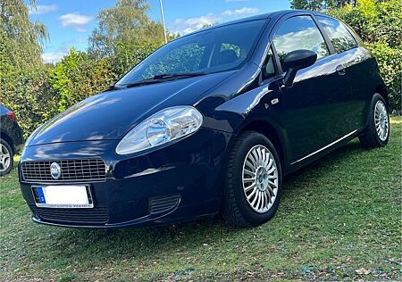 Fiat Grande Punto 1.2 8V Active*Klimaanlage*TÜV NEU