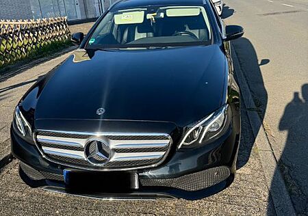 Mercedes-Benz E 220 d T Autom. - Top Zustand / Ehemaliges Taxi