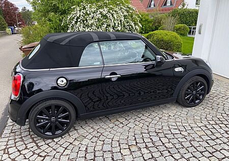 Mini Cooper S Cabrio *Garagenfahrzeug*