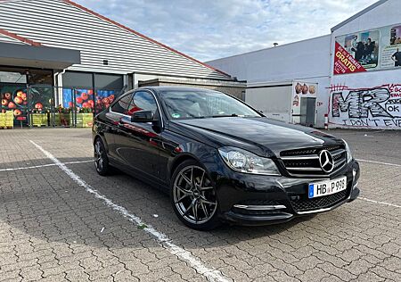 Mercedes-Benz C 180 Coupé - Schwarz/Leder - PDC V+H