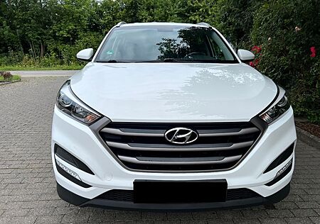Hyundai Tucson blue Classic 2WD