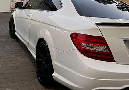 Mercedes-Benz C 250 BlueEFFICIENCY Coupé Autom. -