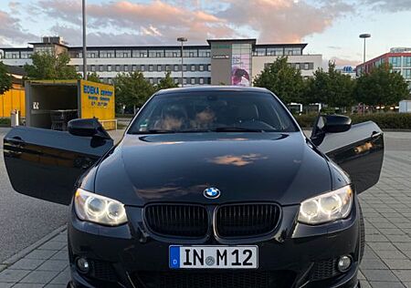 BMW 325i Coupé E92