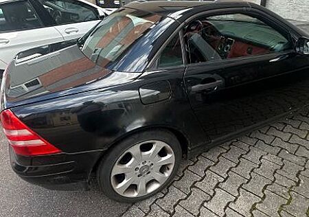 Mercedes-Benz SLK 200 -