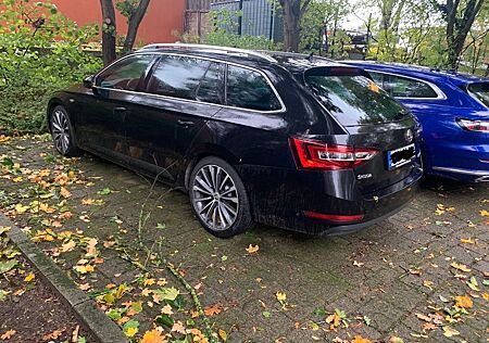 Skoda Superb L&K PANORAMA ACC DSG XENON KESSY SHZ NAVI