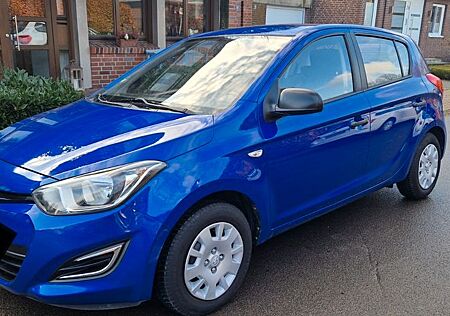 Hyundai i20 1.2 mit TÜV