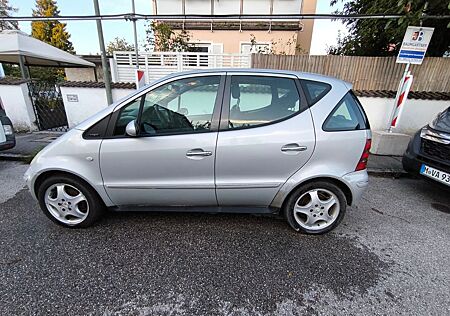 Mercedes-Benz A 190 gebraucht kaufen Mercedes-Benz A 190 AVANTGARDE Panorama Teilleder wenig km